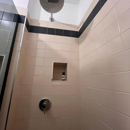 Lake Suite 아파트 *